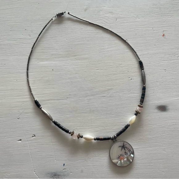 Vintage Island Beaded Necklace Tropical Vacation Relax Palm Trees - Picture 2 of 6